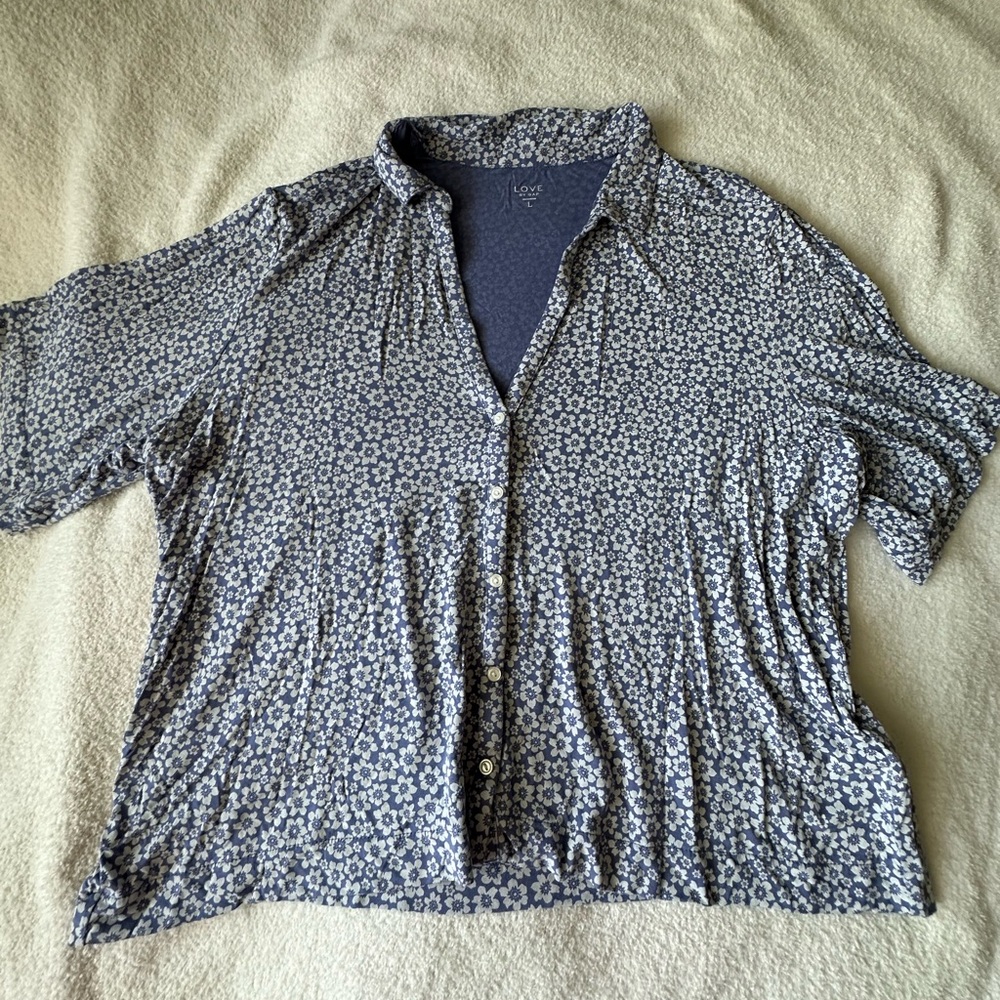 Love by GAP floral blue button down short sleeve size large